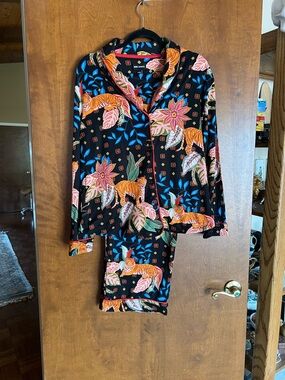 Room Service Black Floral & Tiger Print Women's Pajama Set